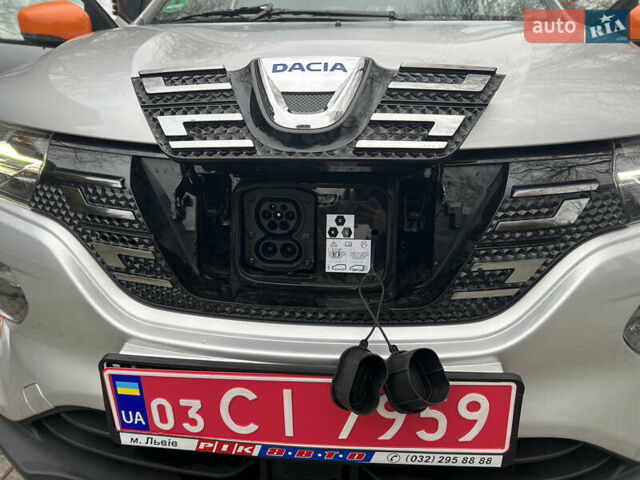 Сірий Дачія Spring, об'ємом двигуна 0 л та пробігом 9 тис. км за 11400 $, фото 20 на Automoto.ua
