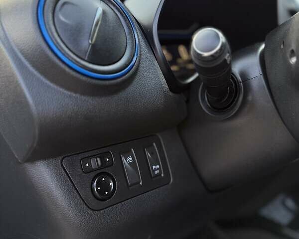 Серый Дачия Spring, объемом двигателя 0 л и пробегом 9 тыс. км за 9950 $, фото 24 на Automoto.ua