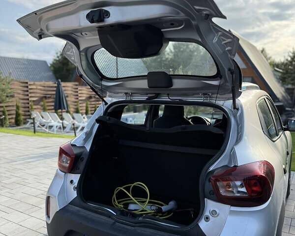 Серый Дачия Spring, объемом двигателя 0 л и пробегом 9 тыс. км за 9950 $, фото 6 на Automoto.ua