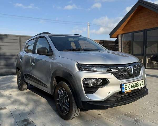 Серый Дачия Spring, объемом двигателя 0 л и пробегом 9 тыс. км за 9950 $, фото 7 на Automoto.ua