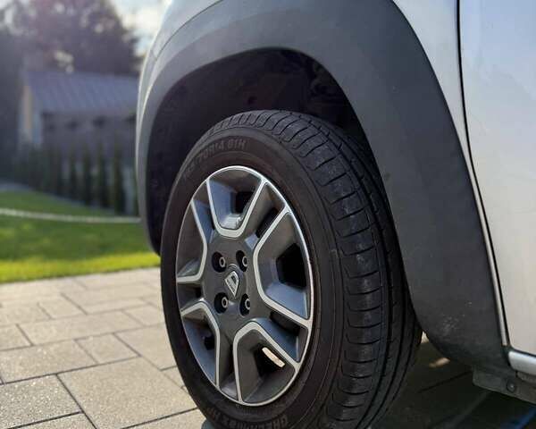 Серый Дачия Spring, объемом двигателя 0 л и пробегом 9 тыс. км за 9950 $, фото 9 на Automoto.ua