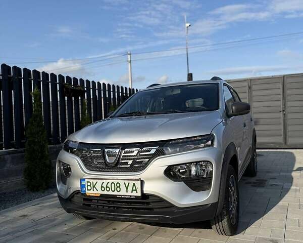 Серый Дачия Spring, объемом двигателя 0 л и пробегом 9 тыс. км за 9950 $, фото 1 на Automoto.ua