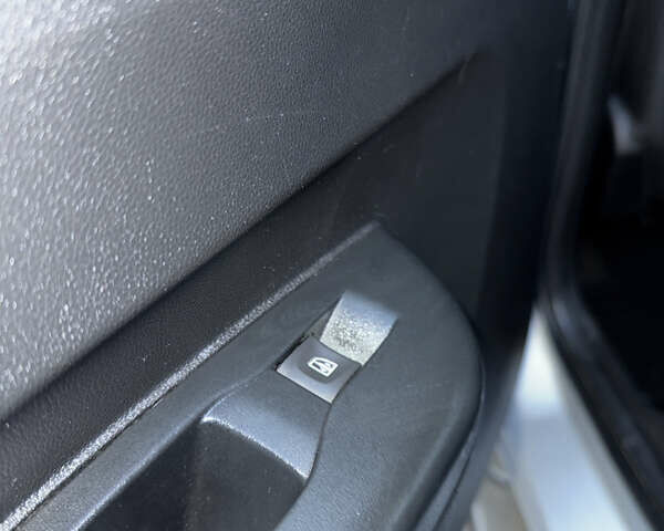 Серый Дачия Spring, объемом двигателя 0 л и пробегом 79 тыс. км за 7199 $, фото 29 на Automoto.ua