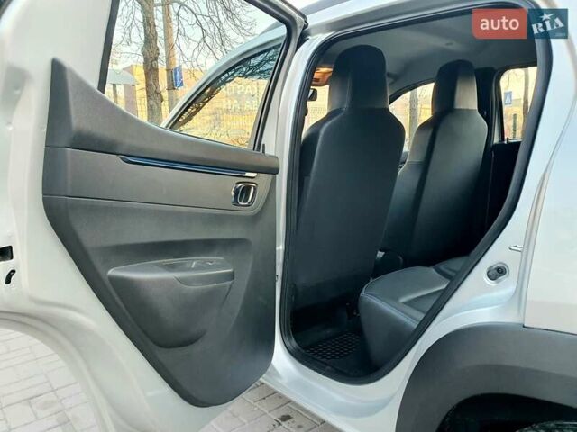 Серый Дачия Spring, объемом двигателя 0 л и пробегом 35 тыс. км за 9599 $, фото 41 на Automoto.ua