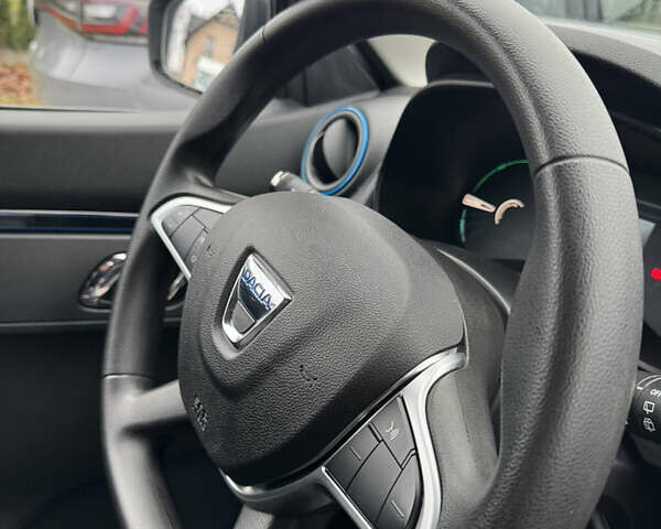 Серый Дачия Spring, объемом двигателя 0 л и пробегом 25 тыс. км за 8500 $, фото 3 на Automoto.ua