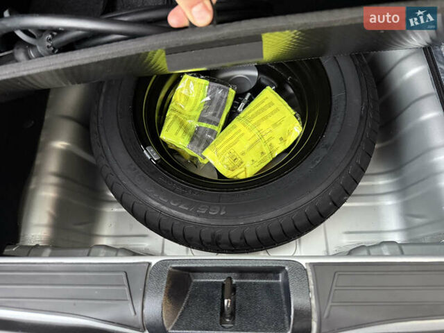 Сірий Дачія Spring, об'ємом двигуна 0 л та пробігом 15 тис. км за 8999 $, фото 10 на Automoto.ua