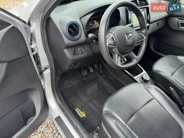 Серый Дачия Spring, объемом двигателя 0 л и пробегом 25 тыс. км за 8500 $, фото 9 на Automoto.ua