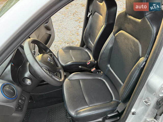 Сірий Дачія Spring, об'ємом двигуна 0 л та пробігом 15 тис. км за 8999 $, фото 17 на Automoto.ua