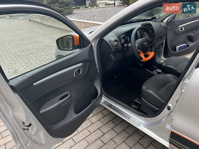 Серый Дачия Spring, объемом двигателя 0 л и пробегом 9 тыс. км за 11400 $, фото 10 на Automoto.ua