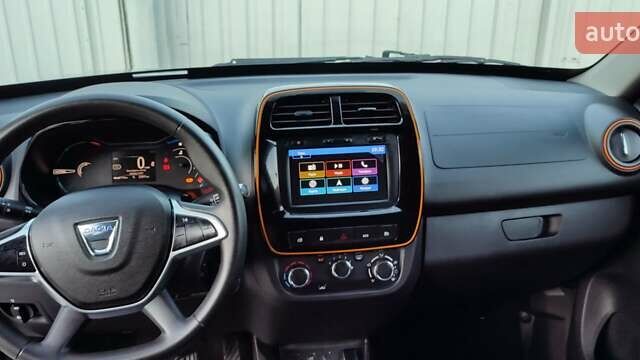 Сірий Дачія Spring, об'ємом двигуна 0 л та пробігом 22 тис. км за 10000 $, фото 6 на Automoto.ua