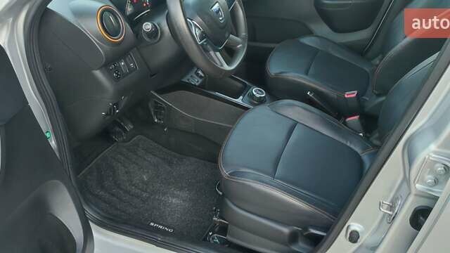 Сірий Дачія Spring, об'ємом двигуна 0 л та пробігом 22 тис. км за 10000 $, фото 20 на Automoto.ua