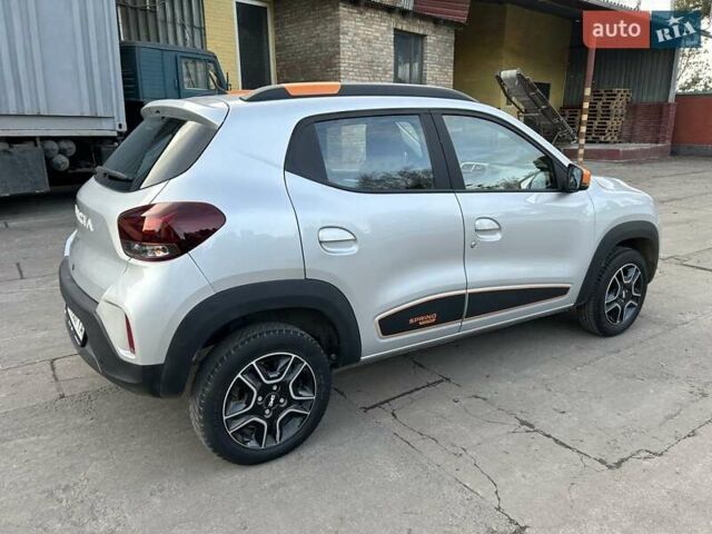 Серый Дачия Spring, объемом двигателя 0 л и пробегом 53 тыс. км за 8999 $, фото 13 на Automoto.ua
