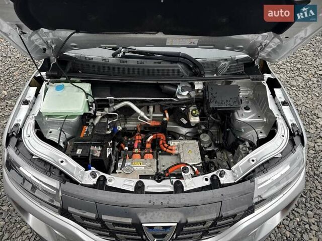 Серый Дачия Spring, объемом двигателя 0 л и пробегом 32 тыс. км за 8950 $, фото 36 на Automoto.ua