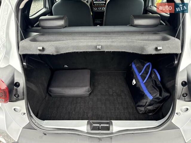 Серый Дачия Spring, объемом двигателя 0 л и пробегом 32 тыс. км за 8950 $, фото 39 на Automoto.ua