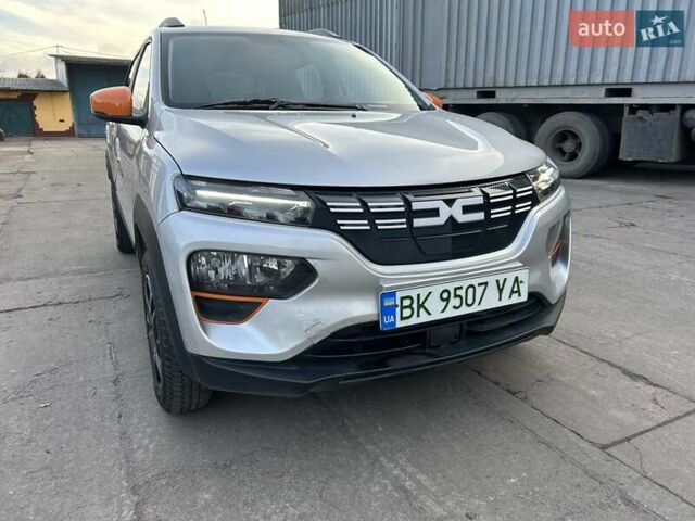 Серый Дачия Spring, объемом двигателя 0 л и пробегом 53 тыс. км за 8999 $, фото 6 на Automoto.ua