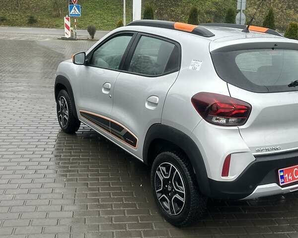Серый Дачия Spring, объемом двигателя 0 л и пробегом 33 тыс. км за 8499 $, фото 6 на Automoto.ua