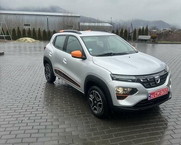 Серый Дачия Spring, объемом двигателя 0 л и пробегом 33 тыс. км за 8499 $, фото 2 на Automoto.ua