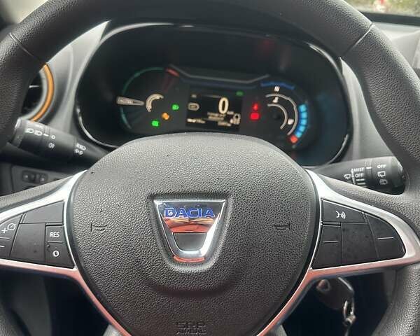 Серый Дачия Spring, объемом двигателя 0 л и пробегом 33 тыс. км за 8499 $, фото 17 на Automoto.ua