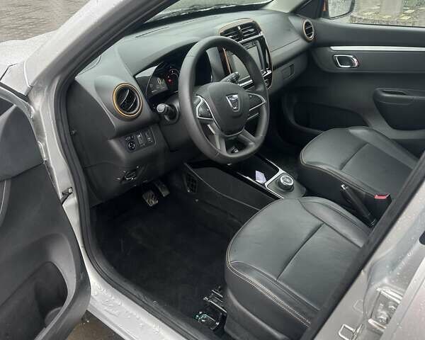 Серый Дачия Spring, объемом двигателя 0 л и пробегом 33 тыс. км за 8499 $, фото 9 на Automoto.ua