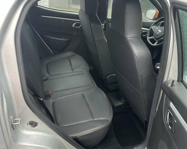 Серый Дачия Spring, объемом двигателя 0 л и пробегом 33 тыс. км за 8499 $, фото 12 на Automoto.ua