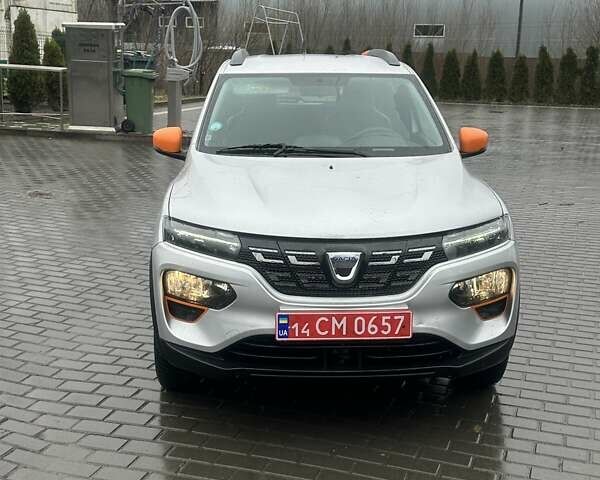 Серый Дачия Spring, объемом двигателя 0 л и пробегом 33 тыс. км за 8499 $, фото 1 на Automoto.ua