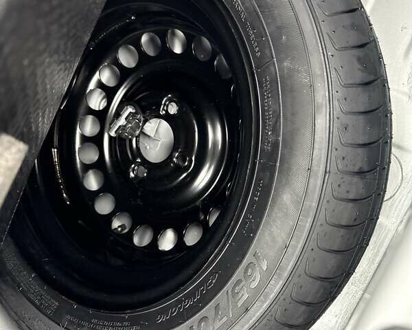 Серый Дачия Spring, объемом двигателя 0 л и пробегом 32 тыс. км за 8950 $, фото 43 на Automoto.ua