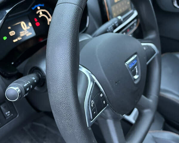 Серый Дачия Spring, объемом двигателя 0 л и пробегом 22 тыс. км за 8500 $, фото 8 на Automoto.ua