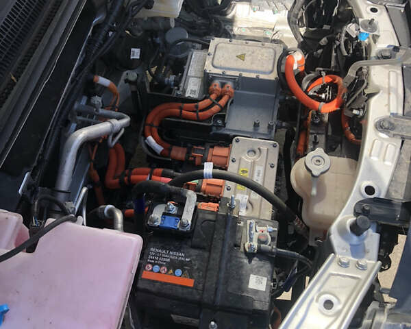 Серый Дачия Spring, объемом двигателя 0 л и пробегом 2 тыс. км за 8700 $, фото 10 на Automoto.ua