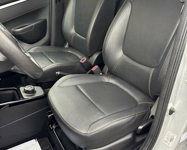 Серый Дачия Spring, объемом двигателя 0 л и пробегом 32 тыс. км за 8950 $, фото 21 на Automoto.ua