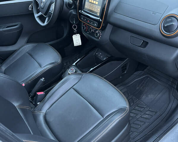 Серый Дачия Spring, объемом двигателя 0 л и пробегом 22 тыс. км за 8500 $, фото 20 на Automoto.ua