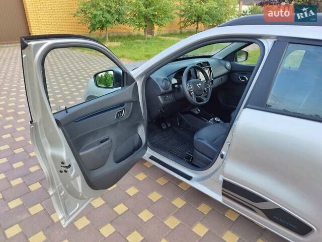 Серый Дачия Spring, объемом двигателя 0 л и пробегом 3 тыс. км за 9000 $, фото 9 на Automoto.ua