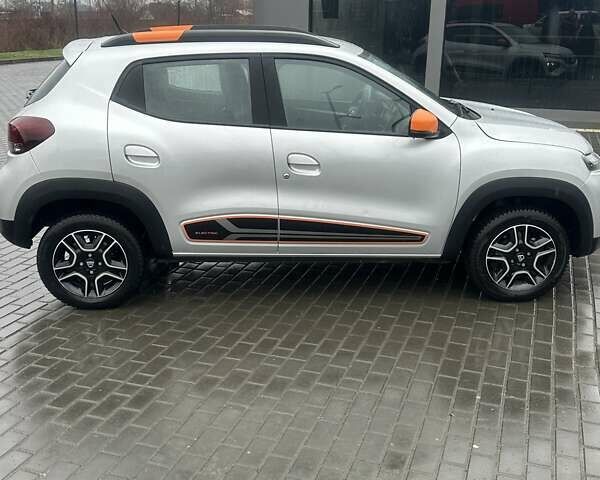 Серый Дачия Spring, объемом двигателя 0 л и пробегом 33 тыс. км за 8499 $, фото 3 на Automoto.ua