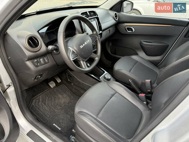 Серый Дачия Spring, объемом двигателя 0 л и пробегом 1 тыс. км за 10800 $, фото 4 на Automoto.ua