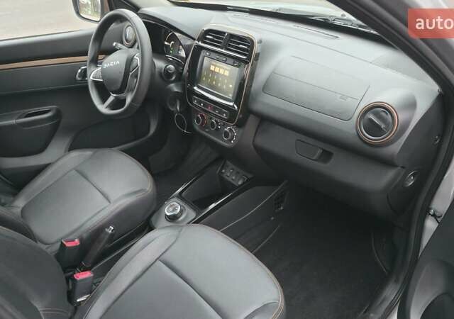 Серый Дачия Spring, объемом двигателя 0 л и пробегом 5 тыс. км за 11500 $, фото 27 на Automoto.ua