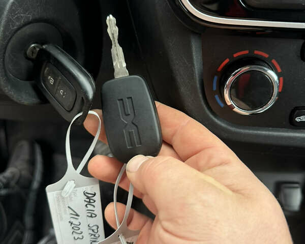 Синий Дачия Spring, объемом двигателя 0 л и пробегом 24 тыс. км за 8799 $, фото 18 на Automoto.ua