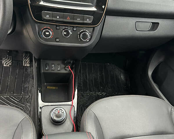Зеленый Дачия Spring, объемом двигателя 0 л и пробегом 7 тыс. км за 12700 $, фото 12 на Automoto.ua