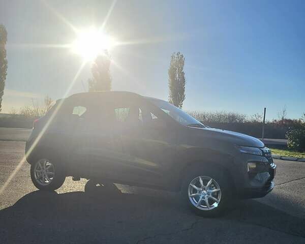 Зелений Дачія Spring, об'ємом двигуна 0 л та пробігом 4 тис. км за 12800 $, фото 5 на Automoto.ua