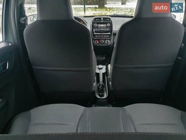 Зеленый Дачия Spring, объемом двигателя 0 л и пробегом 40 тыс. км за 9599 $, фото 31 на Automoto.ua