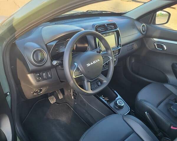 Зелений Дачія Spring, об'ємом двигуна 0 л та пробігом 4 тис. км за 12800 $, фото 2 на Automoto.ua