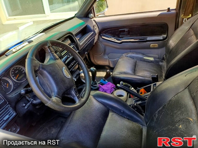 Сірий Даді Shuttle, об'ємом двигуна 2.4 л та пробігом 214 тис. км за 3500 $, фото 1 на Automoto.ua