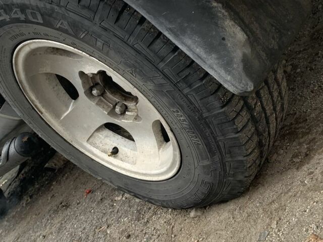 Серый Дади Шатл, объемом двигателя 2.2 л и пробегом 300 тыс. км за 1990 $, фото 5 на Automoto.ua