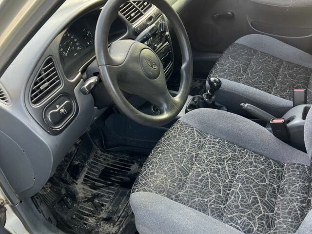 Серый Дэу Броугхам, объемом двигателя 1.3 л и пробегом 94 тыс. км за 1900 $, фото 4 на Automoto.ua