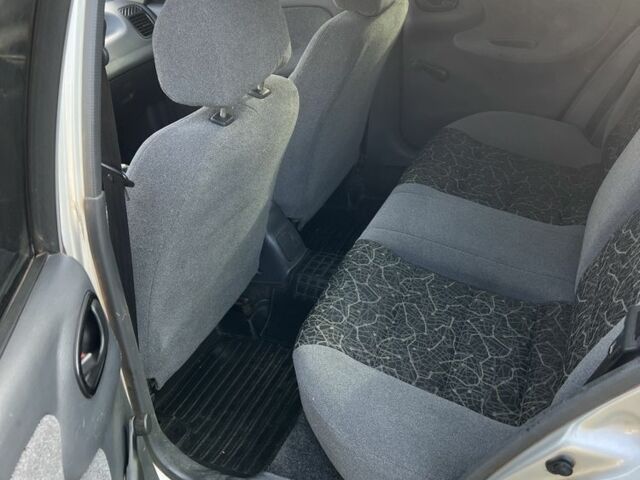 Серый Дэу Броугхам, объемом двигателя 1.3 л и пробегом 94 тыс. км за 1900 $, фото 3 на Automoto.ua