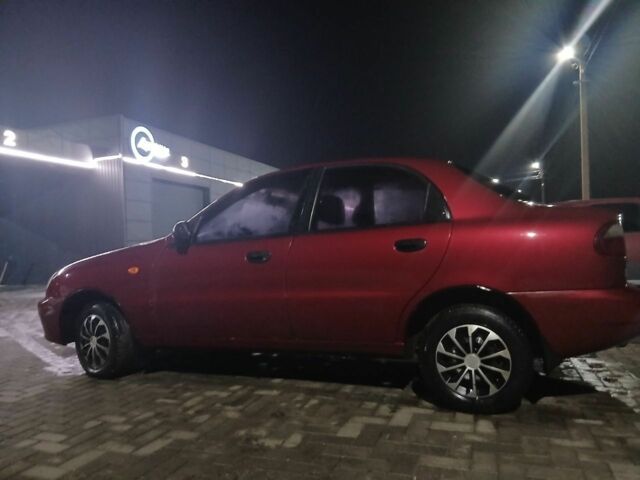 Красный Дэу Дамас, объемом двигателя 1.3 л и пробегом 200 тыс. км за 2500 $, фото 2 на Automoto.ua