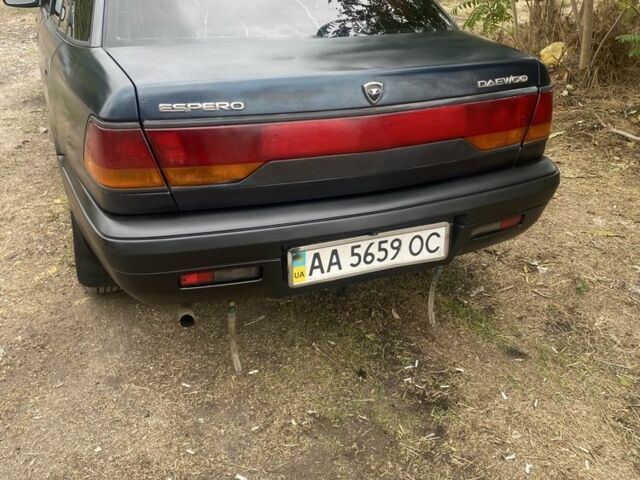 Зеленый Дэу Эсперо, объемом двигателя 0 л и пробегом 300 тыс. км за 1100 $, фото 1 на Automoto.ua