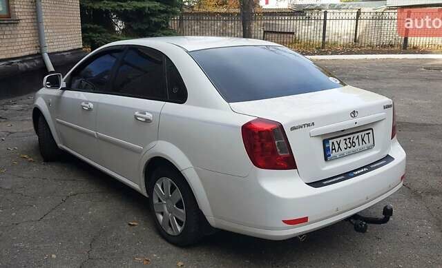 Белый Дэу Джентра, объемом двигателя 1.49 л и пробегом 143 тыс. км за 5000 $, фото 1 на Automoto.ua