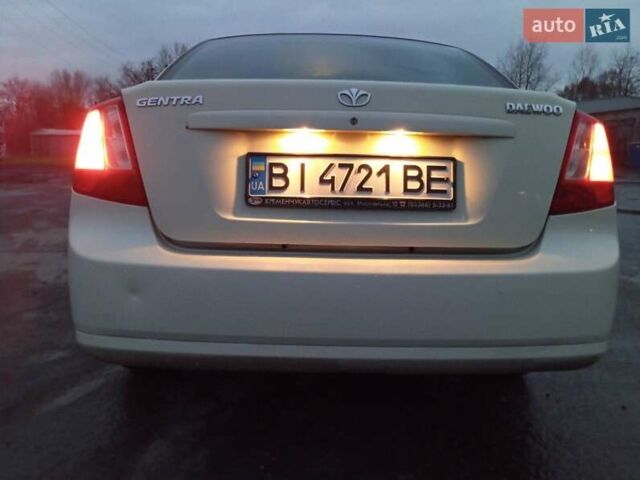 Белый Дэу Джентра, объемом двигателя 1.5 л и пробегом 240 тыс. км за 3555 $, фото 13 на Automoto.ua