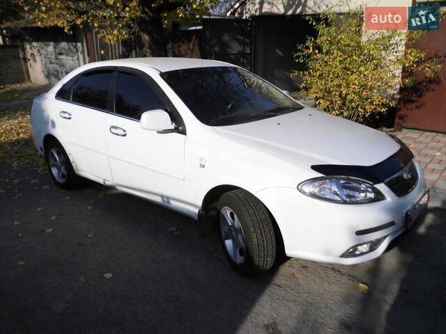 Белый Дэу Джентра, объемом двигателя 1.49 л и пробегом 89 тыс. км за 5900 $, фото 1 на Automoto.ua