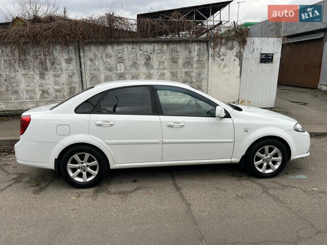 Білий Деу Джентра, об'ємом двигуна 1.49 л та пробігом 127 тис. км за 4900 $, фото 1 на Automoto.ua