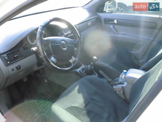 Белый Дэу Джентра, объемом двигателя 1.49 л и пробегом 89 тыс. км за 5900 $, фото 4 на Automoto.ua